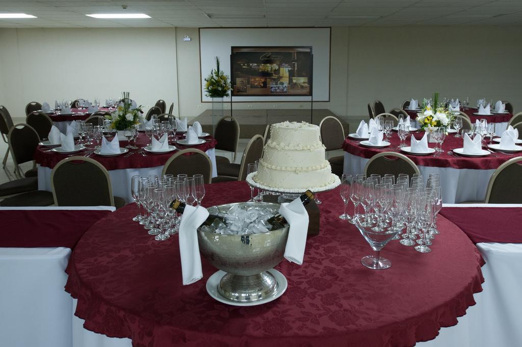 Gran Continental Hotel 타우바테 외부 사진